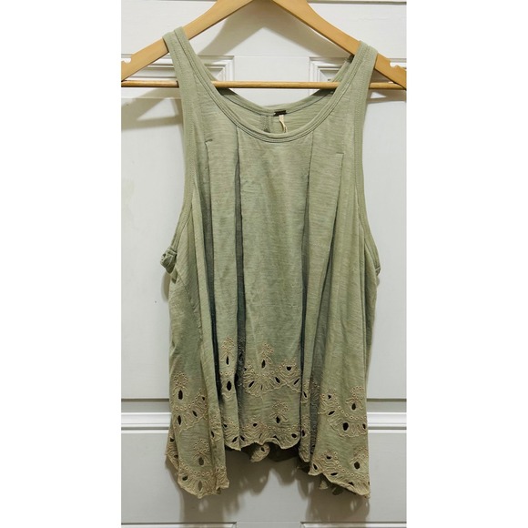 Free People Toosaloosa Green Embroidered Eyelet Keyhole Back‎ Tank Top Size M - Picture 2 of 4